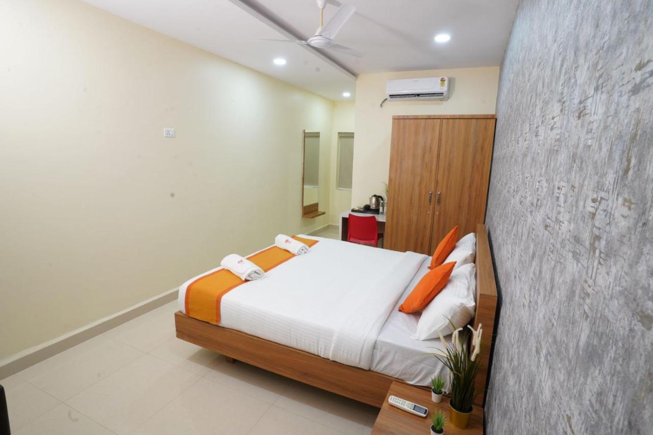 Iris At Nest Hotel Haiderabad Buitenkant foto