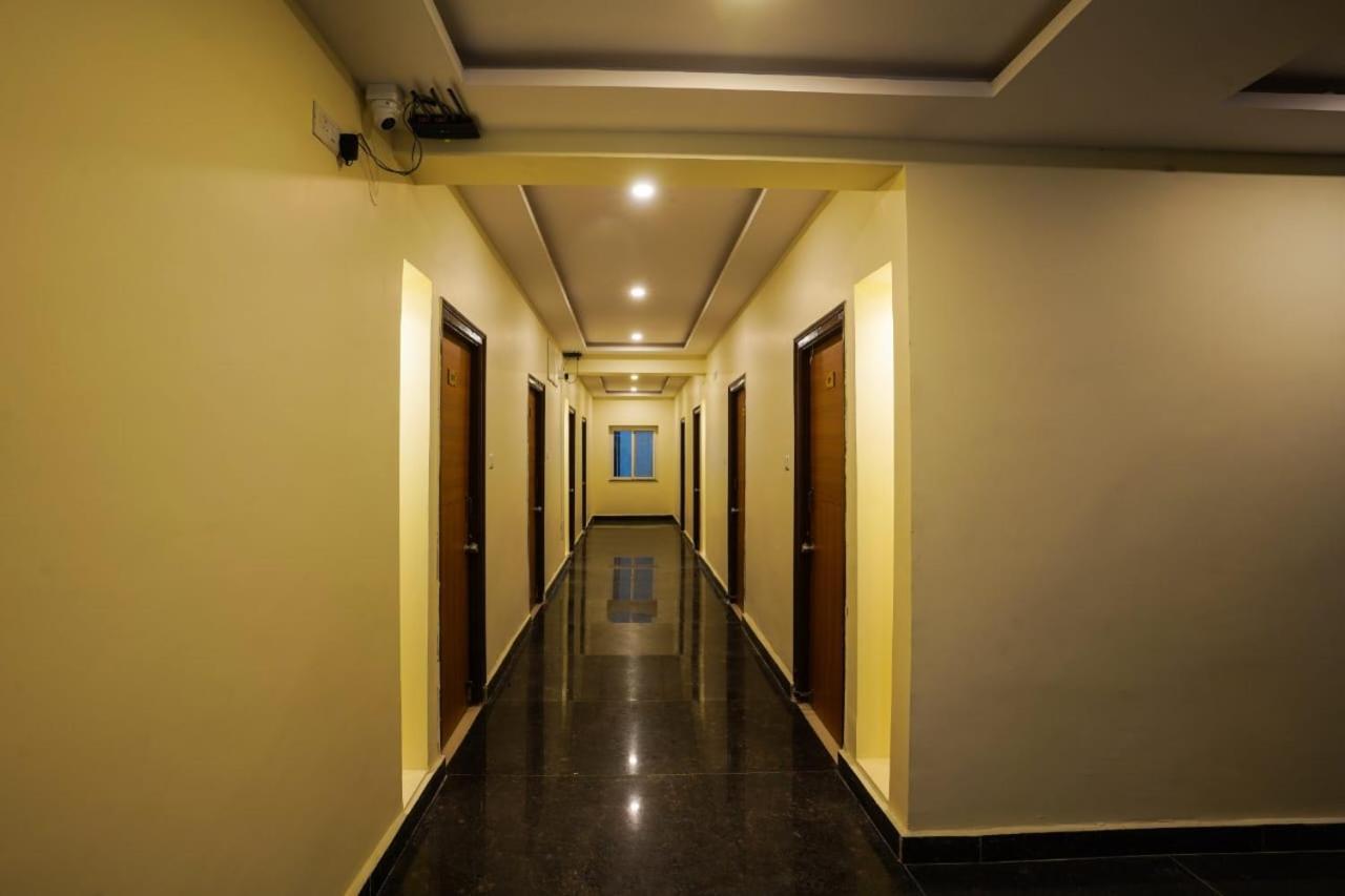 Iris At Nest Hotel Haiderabad Buitenkant foto