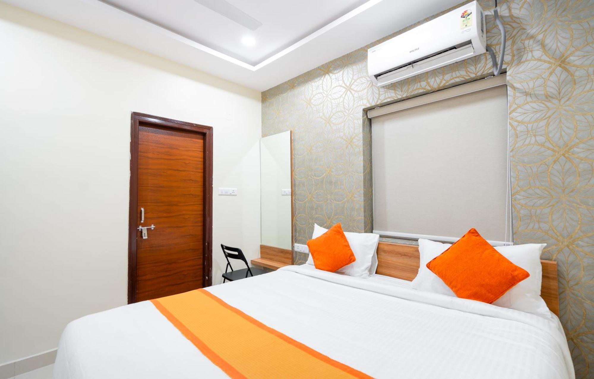 Iris At Nest Hotel Haiderabad Buitenkant foto