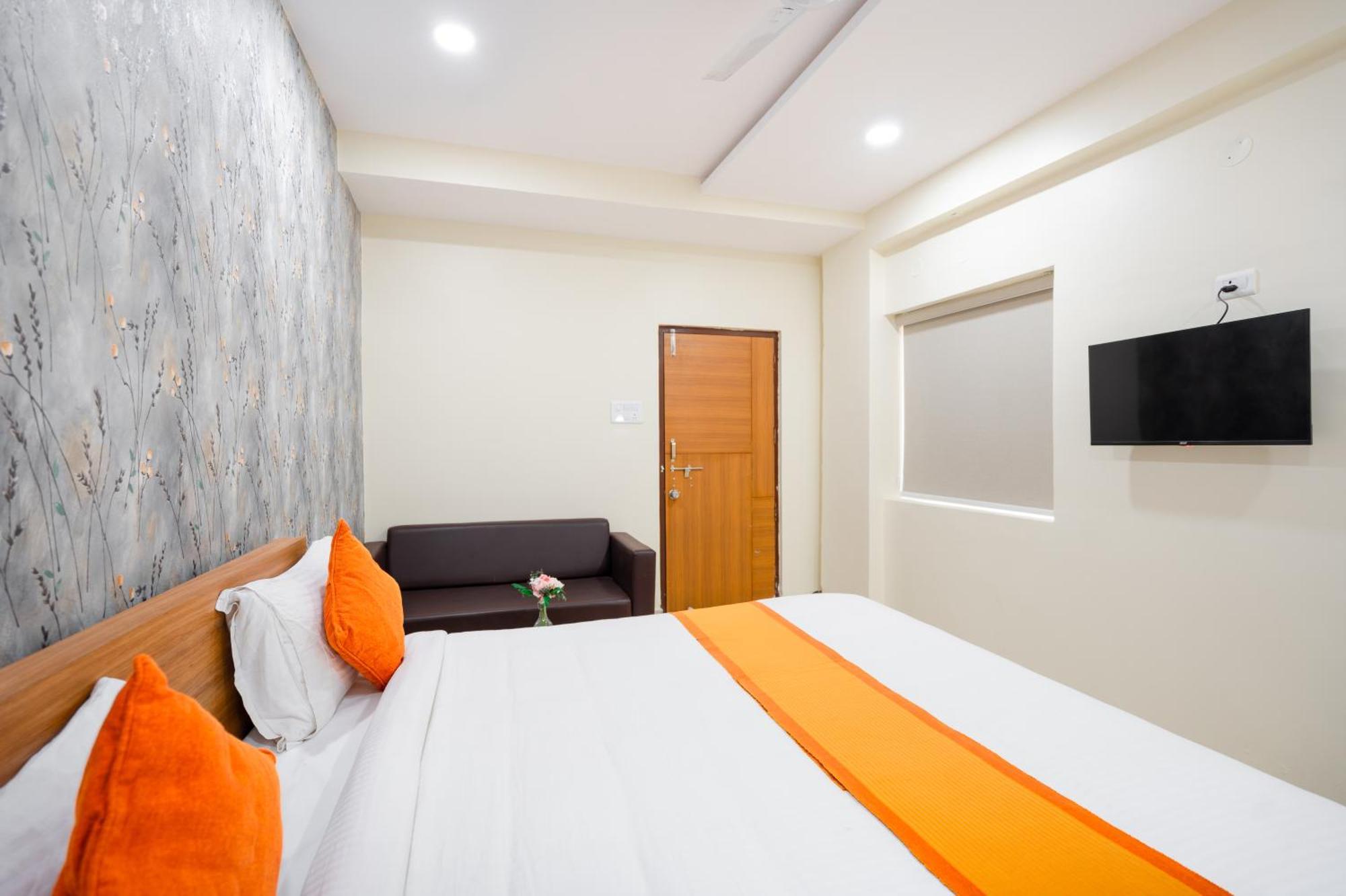Iris At Nest Hotel Haiderabad Buitenkant foto